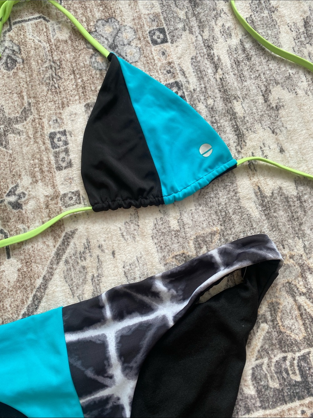 Bikini Set - Picture 3 of 4